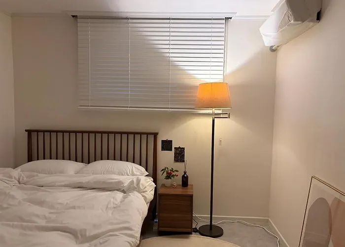 Large Space Dongmyo Station, Dongdaemun, Ddp, Gyeongbokgung Palace, Gwangjang Market, Airport Bus 8 Minutes, 5 Beds, 3 Apartment Seoul