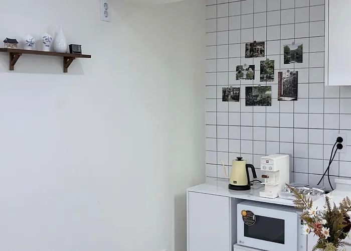 Large Space Dongmyo Station, Dongdaemun, Ddp, Gyeongbokgung Palace, Gwangjang Market, Airport Bus 8 Minutes, 5 Beds, 3 Apartment *