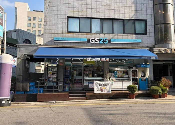 Large Space Dongmyo Station, Dongdaemun, Ddp, Gyeongbokgung Palace, Gwangjang Market, Airport Bus 8 Minutes, 5 Beds, 3 Seoul
