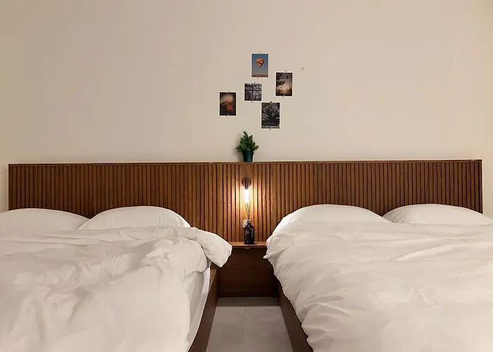 Apartment Large Space Dongmyo Station, Dongdaemun, Ddp, Gyeongbokgung Palace, Gwangjang Market, Airport Bus 8 Minutes, 5 Beds, 3 Seoul