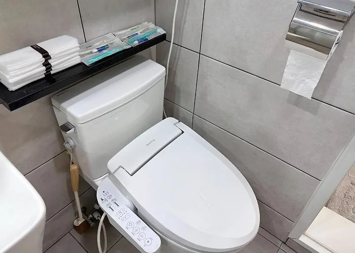 Apartment Large Space Dongmyo Station, Dongdaemun, Ddp, Gyeongbokgung Palace, Gwangjang Market, Airport Bus 8 Minutes, 5 Beds, 3 Seoul